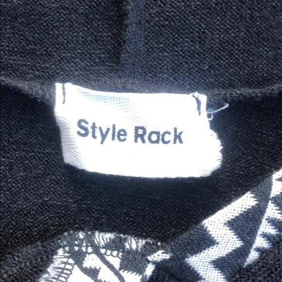 Black long sleeve Aztec print sweater with hood - Picture 4 of 4